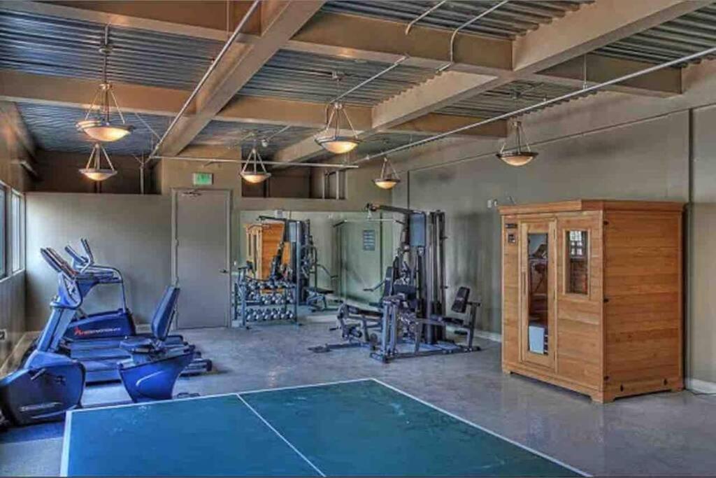 Luxury Spacious Downtown Loft Apartment *